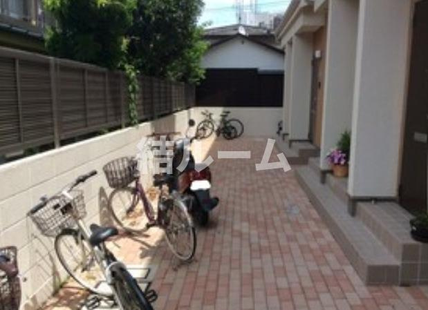 板橋区小茂根４丁目のアパートのエントランス