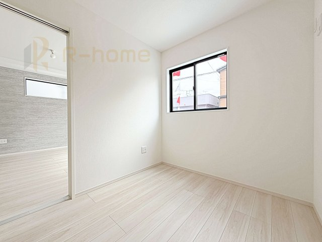 流山市こうのす台4期　新築戸建て　1号棟の洋室|1階洋室はゲストルーム、キッズスペースとしても利用可能♪
開放してリビングと繋げればゆとりの大空間！