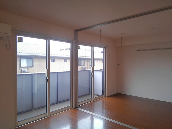 サニーサイド聖蹟Ⅱの居間・リビング