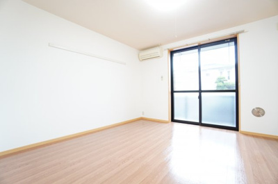 【居間・リビング】 | ティアラ | ※同物件・同タイプの写真です。