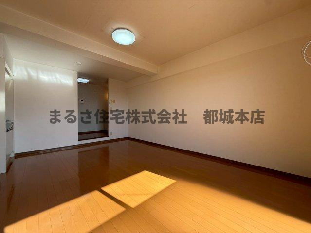 イーストウッドの居間・リビング