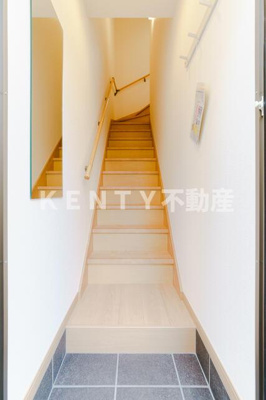 【玄関】 | ブライト鵜の木 | 玄関に姿見、コート掛け設置