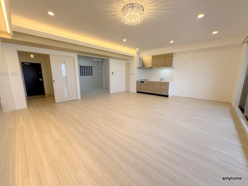 プレジオ東三国　仲介手数料無料の居間・リビング