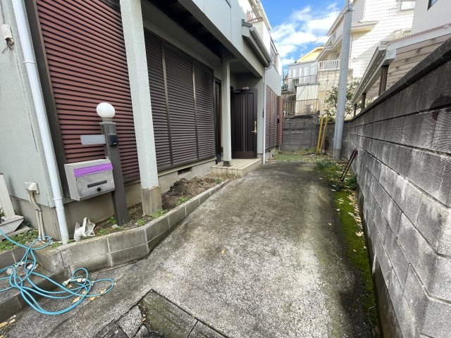 南花園戸建て２の駐車場