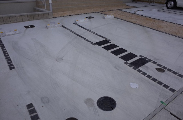 シャンツェ未来の駐車場