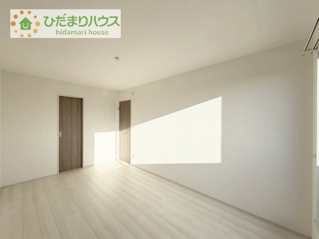 【寝室】 | 土浦市右籾2448番　新築戸建　C号棟 | 広めの主寝室は、ベッドの他にもパソコンデスクやドレッサーなども置けちゃいます(*^-^*)