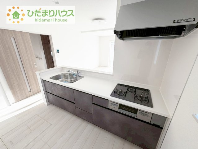 【キッチン】 | 土浦市右籾2448番　新築戸建　C号棟 | カウンターは少し高くなってますので、手元が隠れて来客からは見えにくくなってます♪