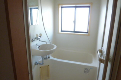 【浴室】 | オリーブハウスⅡ | 別部屋写真です。