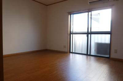 【寝室】 | オリーブハウスⅡ | 別部屋写真です。