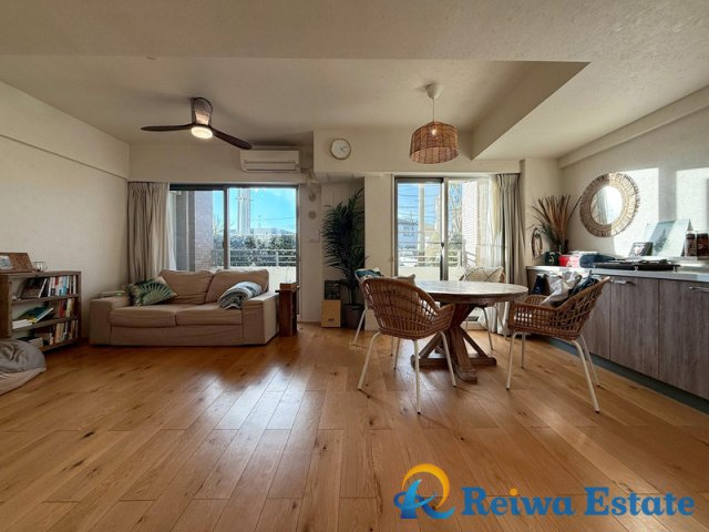 フォルスコート茅ヶ崎ラチエン通りの居間・リビング