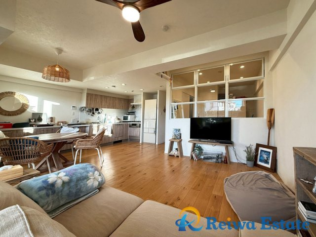 フォルスコート茅ヶ崎ラチエン通りの居間・リビング