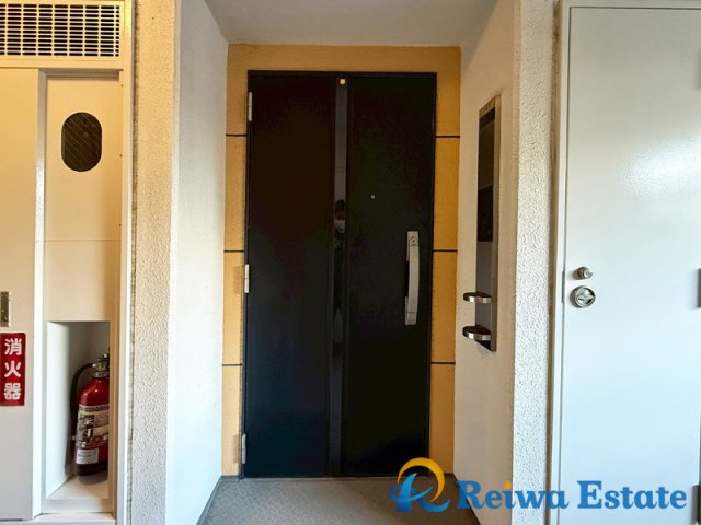 フォルスコート茅ヶ崎ラチエン通りの玄関