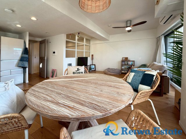 フォルスコート茅ヶ崎ラチエン通りの居間・リビング