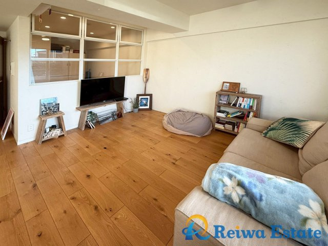 フォルスコート茅ヶ崎ラチエン通りの居間・リビング