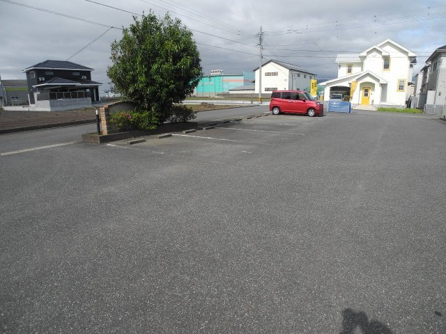 プリオール・マ・メゾンの駐車場