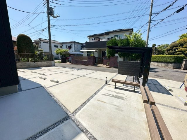 アデレードフラッツの駐車場