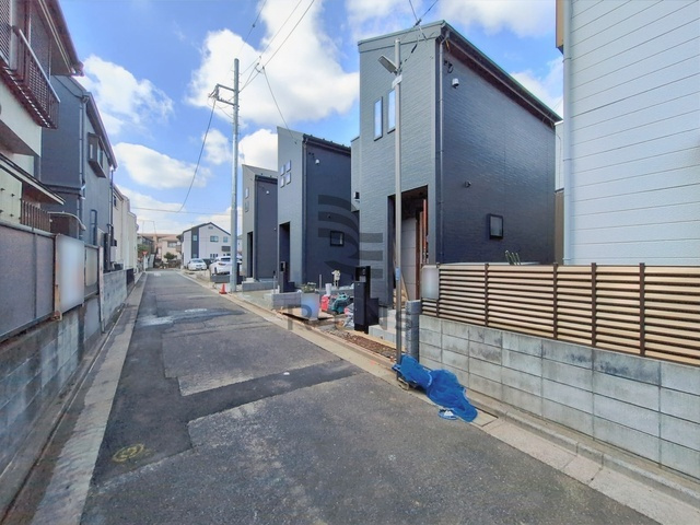 【前面道路含む現地写真】 | 練馬区南田中４丁目　新築戸建て　１号棟 | 見通しもよく、落ち着いた住宅街でゆったり過ごせます