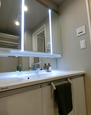 ダイアパレス女池の独立洗面台