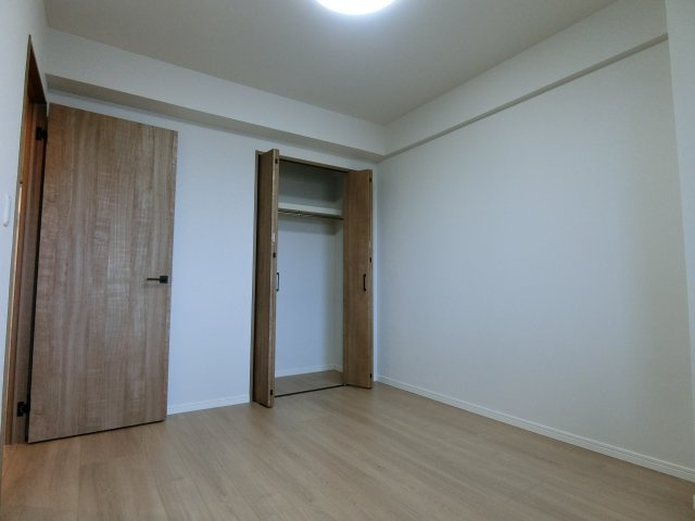 ダイアパレス女池の洋室