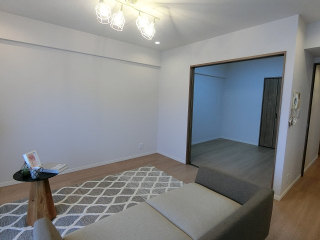 ダイアパレス女池の居間・リビング