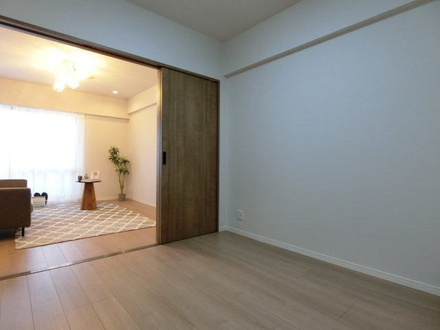 ダイアパレス女池の洋室