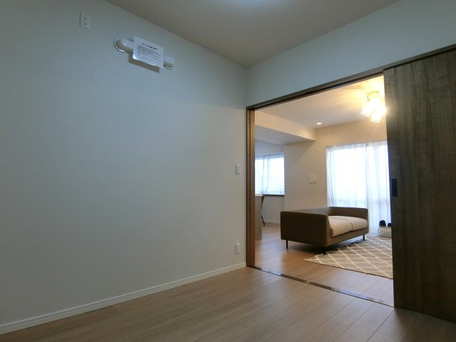 ダイアパレス女池の洋室