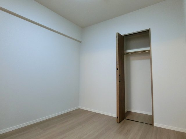 ダイアパレス女池の洋室