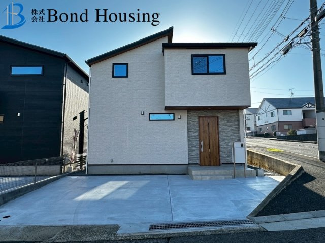 LDK約20帖の広々4LDK・設備充実　竜が岡2丁目　全2棟　2号棟の外観