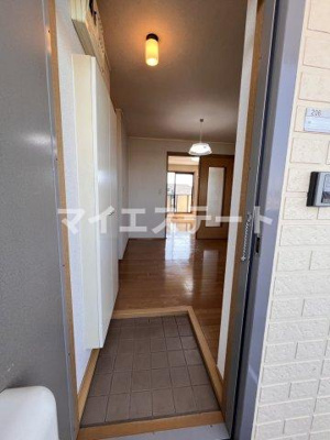 【玄関】 | ベル・ヴィ２１ | 別部屋写真使用