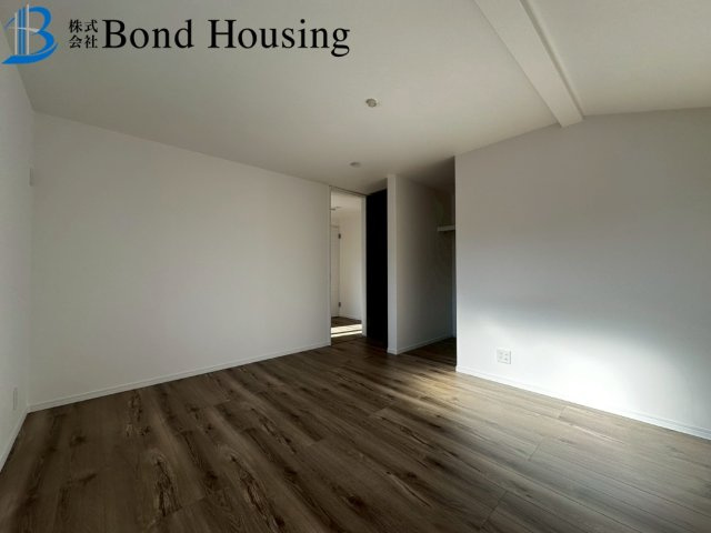 WICやSIC等嬉しい収納が豊富　竜が岡2丁目　全2棟　1号棟の洋室