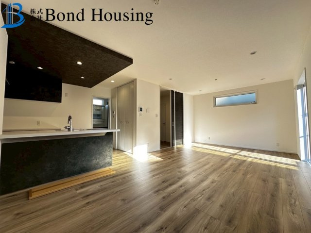 WICやSIC等嬉しい収納が豊富　竜が岡2丁目　全2棟　1号棟の居間・リビング