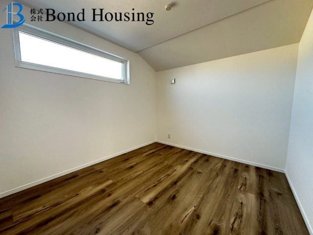 WICやSIC等嬉しい収納が豊富　竜が岡2丁目　全2棟　1号棟の洋室