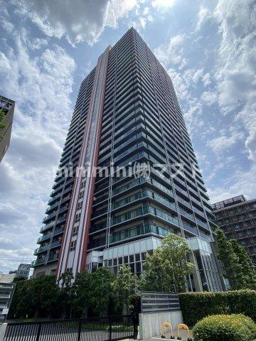 なんばグランドマスターズタワーの外観