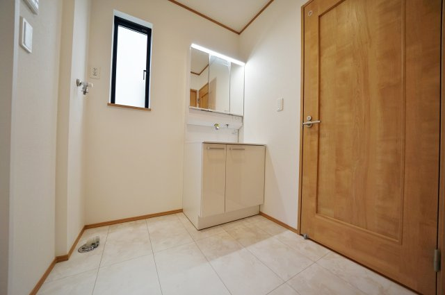 【横浜市瀬谷区二ツ橋町60全2棟新築戸建て】★仲介手数料無料★（二つ橋小学校・東野中学校）の独立洗面台