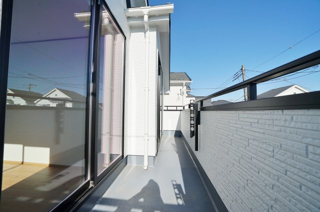 【横浜市瀬谷区二ツ橋町60全2棟新築戸建て】★仲介手数料無料★（二つ橋小学校・東野中学校）のバルコニー