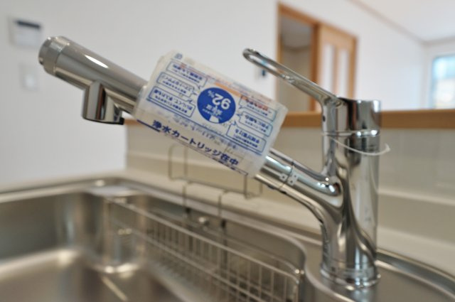 【横浜市瀬谷区二ツ橋町60全2棟新築戸建て】★仲介手数料無料★（二つ橋小学校・東野中学校）のキッチン