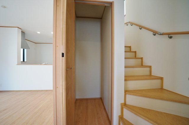 【横浜市瀬谷区二ツ橋町60全2棟新築戸建て】★仲介手数料無料★（二つ橋小学校・東野中学校）の収納