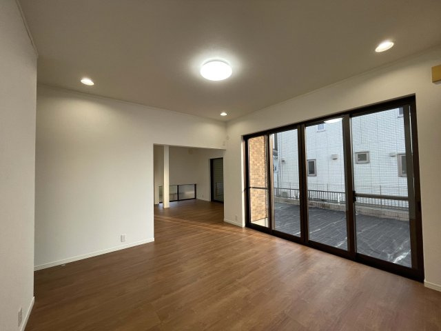 つくば市東光台　リフォーム済み物件の居間・リビング