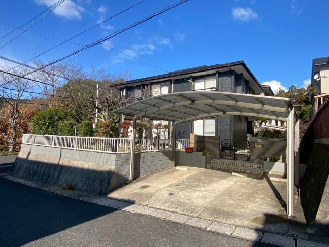 糟屋郡久山町大字山田　中古戸建の駐車場|駐車場は並列2台可能です！