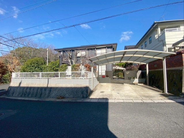 糟屋郡久山町大字山田　中古戸建の駐車場|駐車場並列2台可能です！
