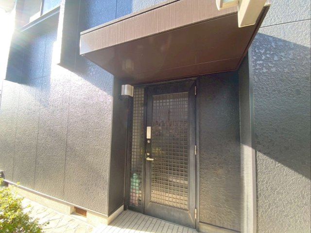 糟屋郡久山町大字山田　中古戸建の玄関|玄関ポーチにはライトが付いています！