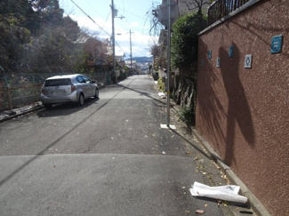 【前面道路含む現地写真】 | 川西市緑台4丁目2-21　建築条件無土地