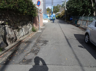 【前面道路含む現地写真】 | 川西市緑台4丁目2-21　建築条件無土地