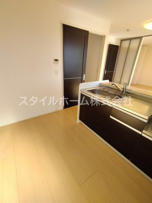 【キッチン】 | Ｓｈｉｎｅ　Ｍｏａｔ | 別部屋写真です。