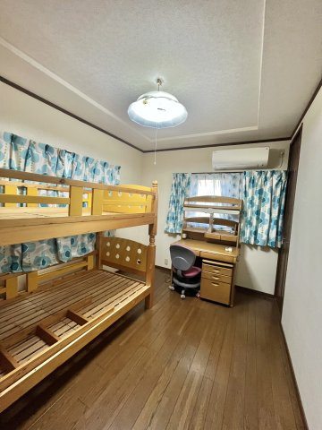 泉佐野市鶴原戸建の洋室