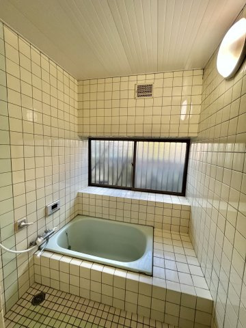 泉佐野市鶴原戸建の浴室