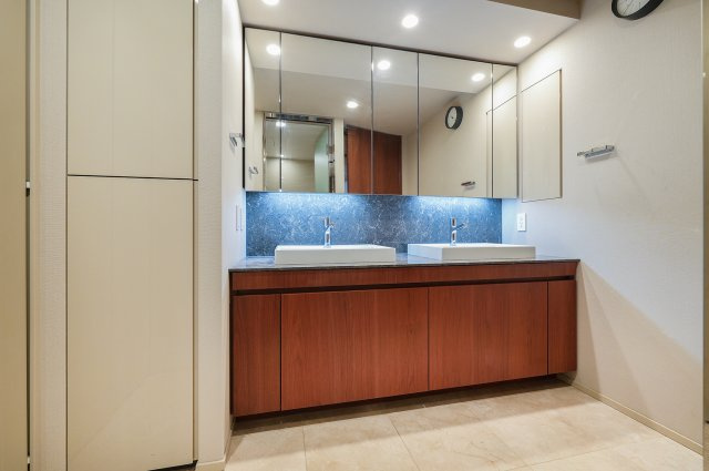 Brillia一番町の洗面所|２洗面ボウル