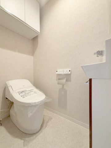 「防音マンション」プライムブリス森下スタジオのトイレ|落ち着いた色調のトイレです