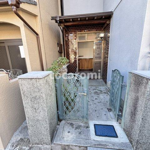 守口市西郷通DC戸建のエントランス