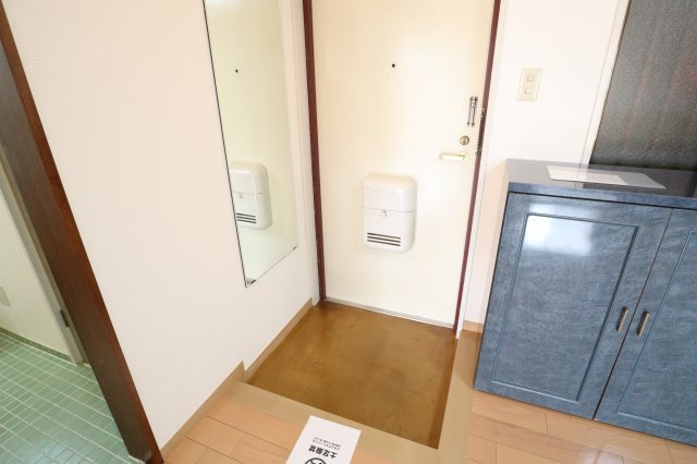 ザ・ノウブルマンション貴人館の玄関